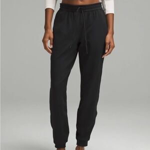 Lululemon Women's Black Jogger Pants